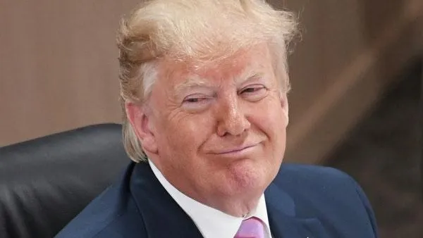Стало известно, почему Трамп заморозил военную помощь Украине