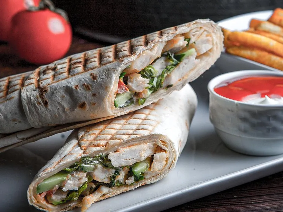 Врачи не знают, чем лечить пострадавшую от шаурмы в Братске девушку