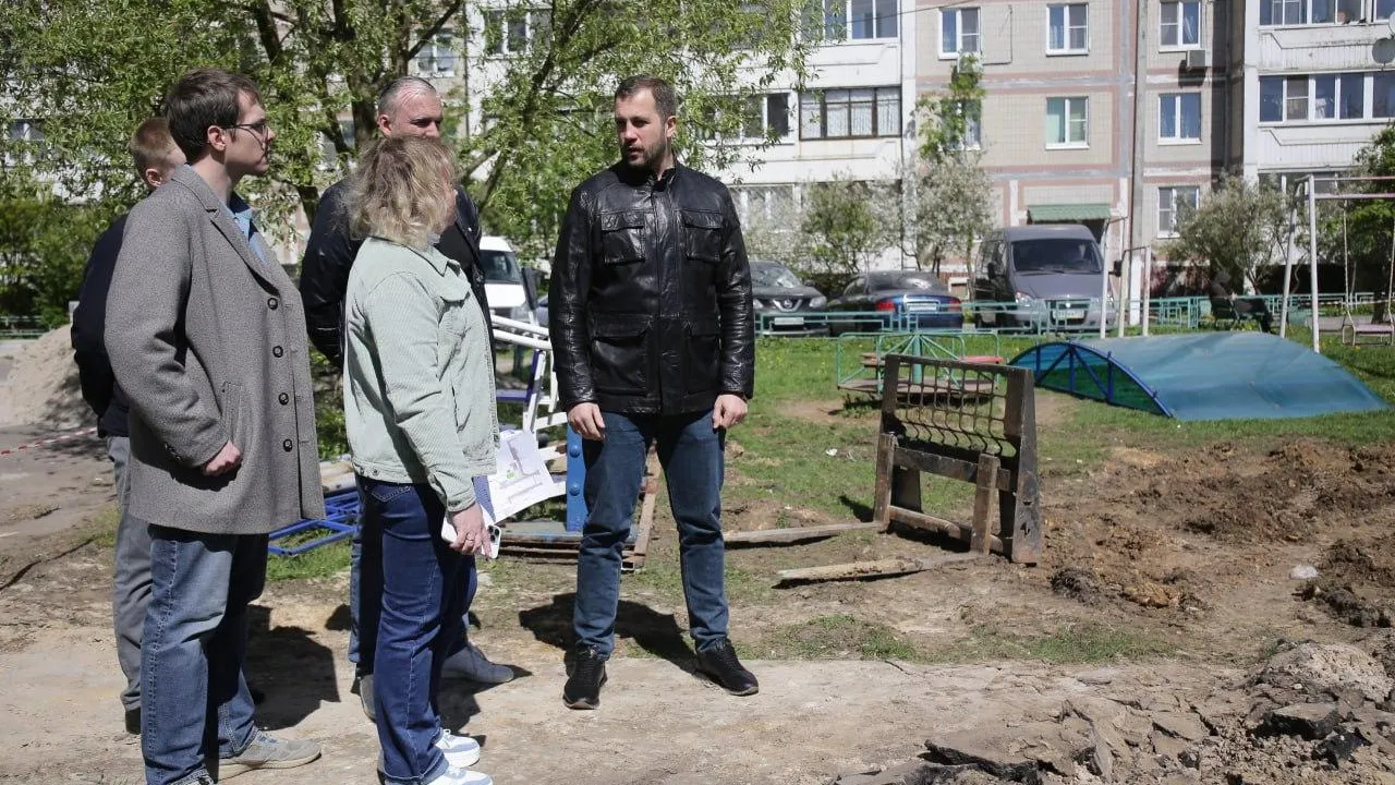 В Чехове стартовали работы по замене и модернизации детских и спортивных площадок