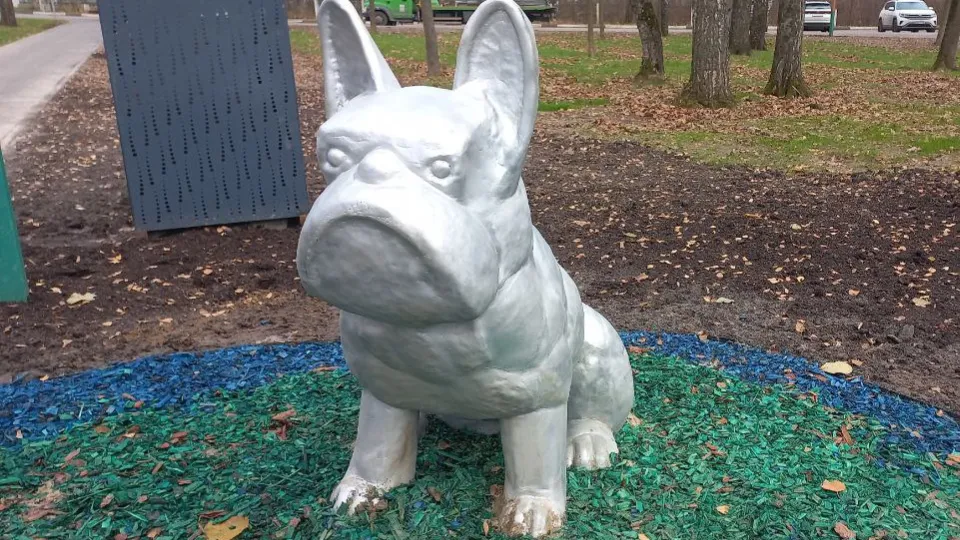 Арт-объект в сквере «Затишье». Фото: REGIONS/Олег Книжник