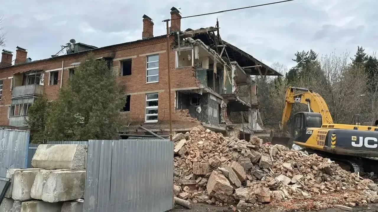 В подмосковном Звенигороде снесут аварийный жилой дом