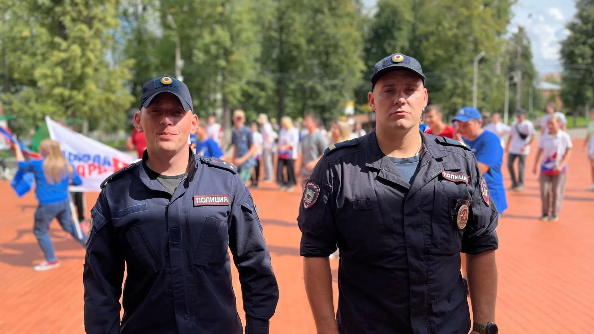 Жители Павловского Посада присоединились к всероссийской акции «Зарядка со стражем порядка»