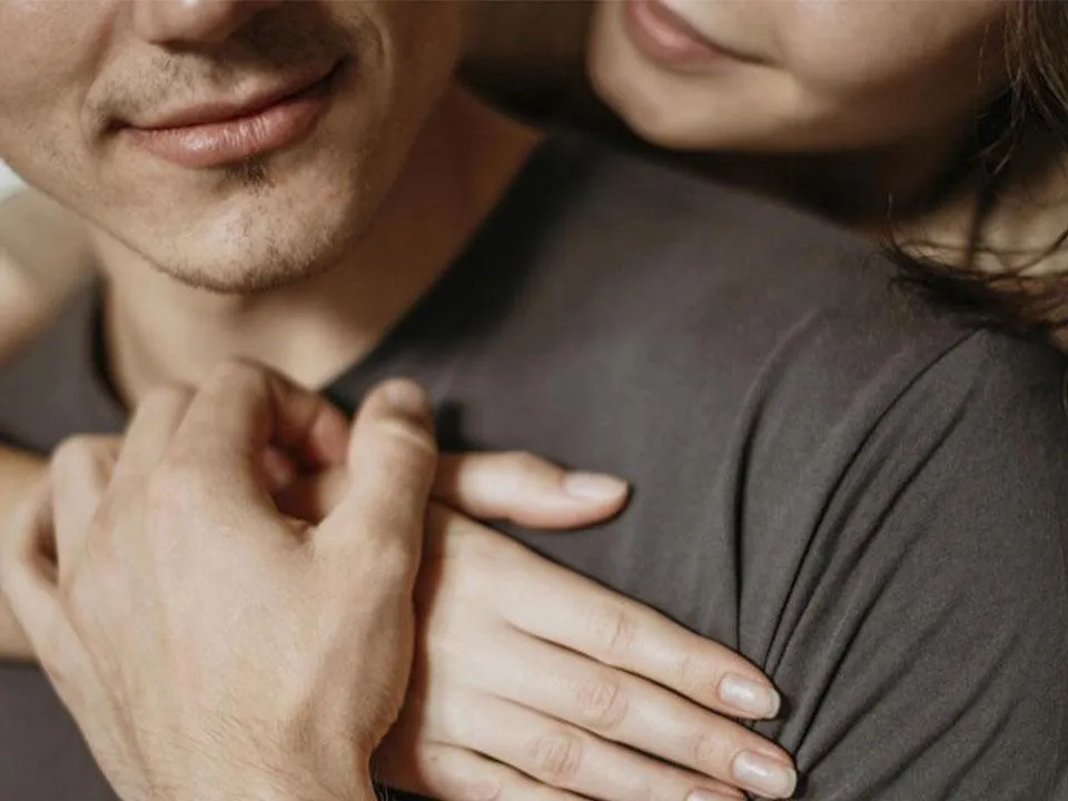 Спят в разных кроватях ради детей: психолог раскрыла уловки женатых мужчин