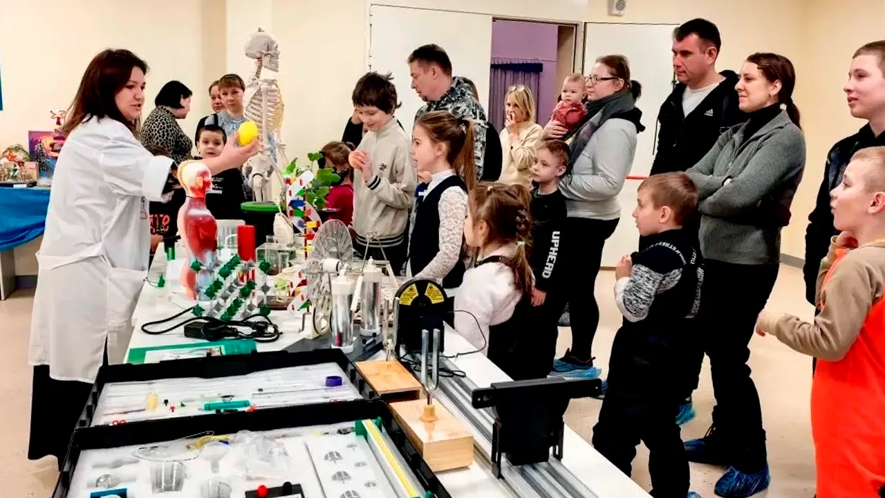 vk.com/МАОУ «Средняя школа №1 им. В. Н. Леонова»