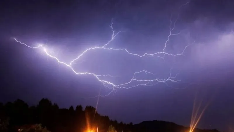 В Мексике от удара молнии погибли две футболистки