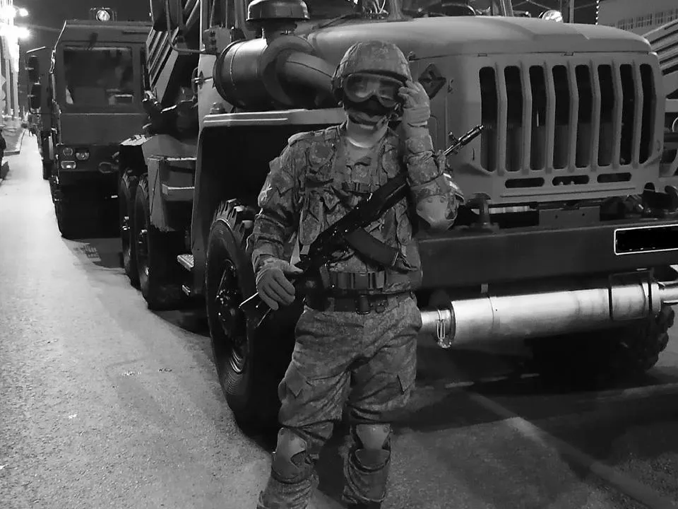 «Из экипажа тогда погиб только Никита»: мама бойца СВО рассказала о героической гибели сына