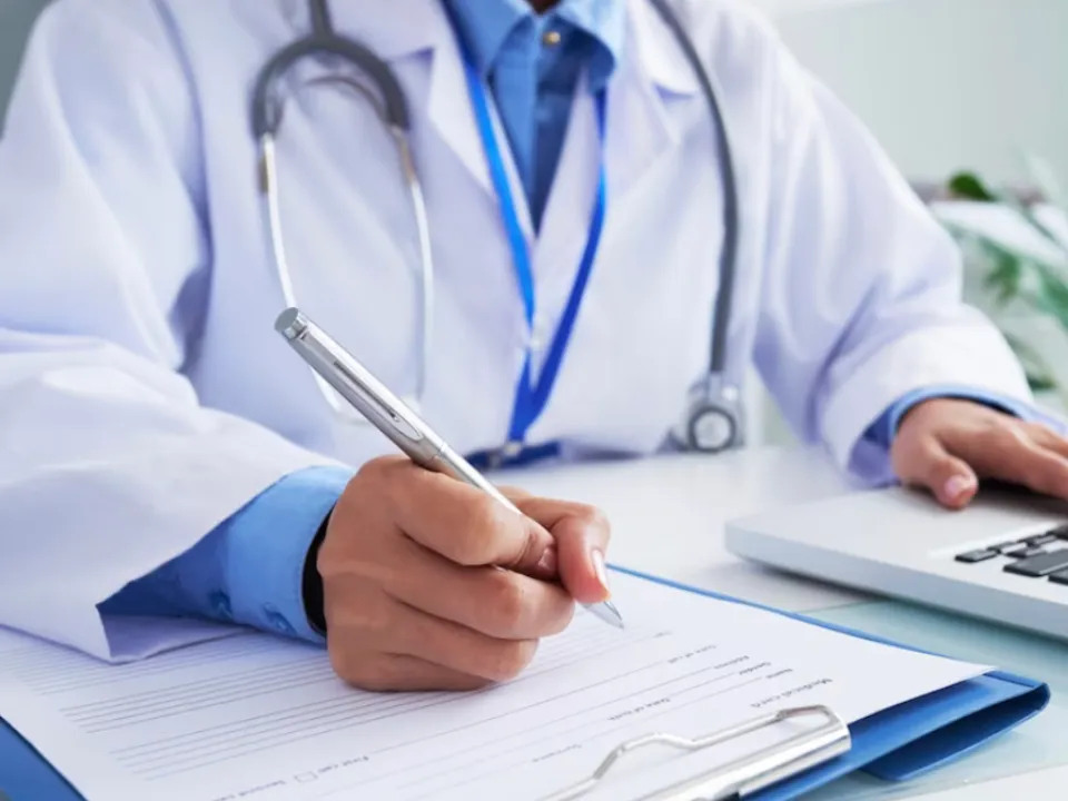 Деформация роговицы и ухудшение зрения: выяснилось, почему нельзя лечить ячмень самостоятельно