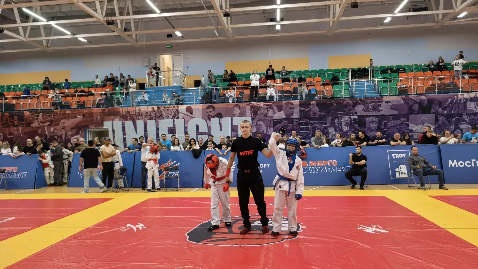 Фото: городской стадион «Авангард»