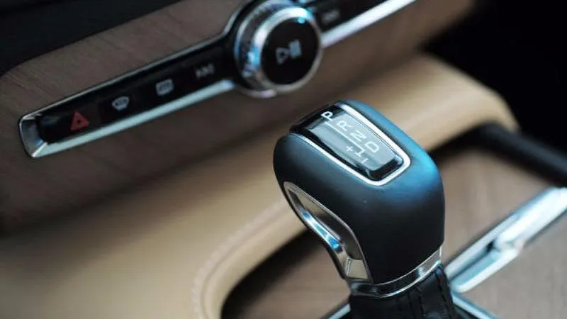 Авто за 400 тысяч угнали у пенсионера в Вешняках