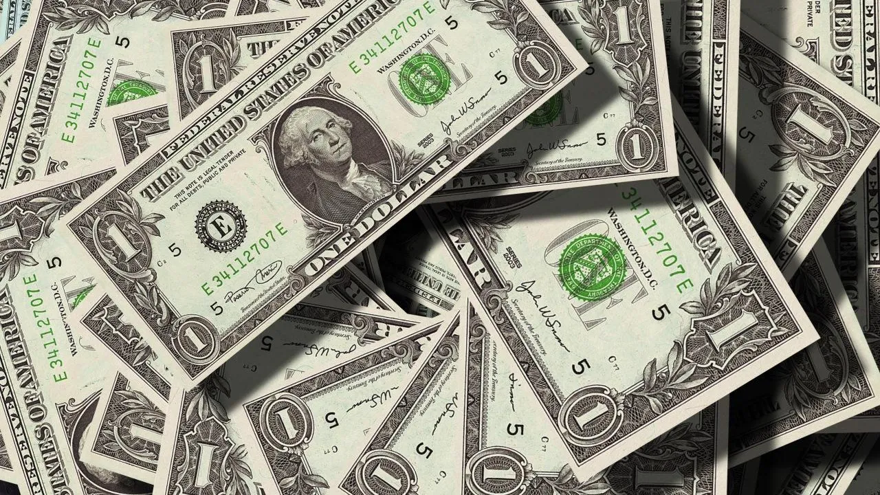 Внешний долг РФ снизился до рекордного значения за последние 19 лет