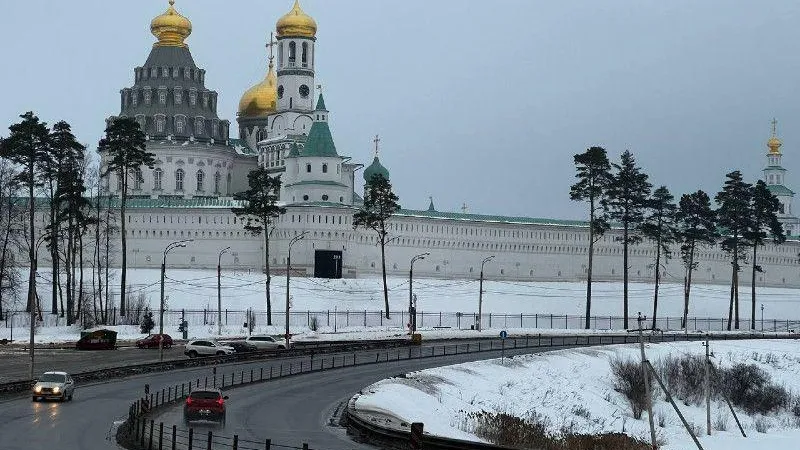 В Подмосковье подготовили дороги к более 200 местам крещенских купаний