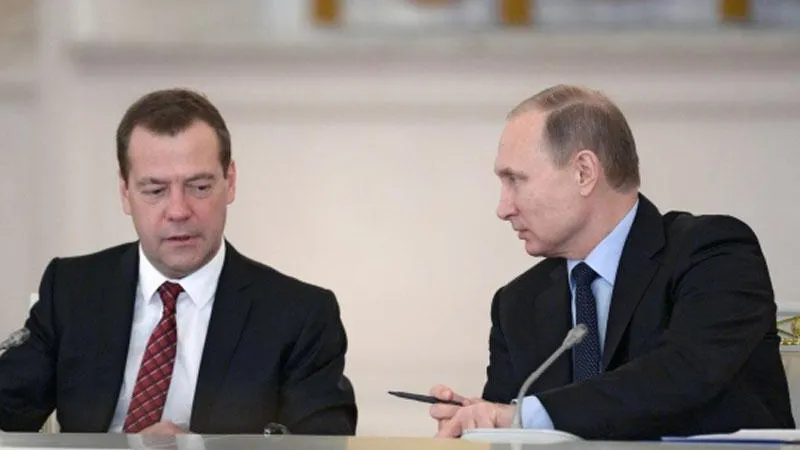 Путин поручил отменить транспортный налог для большегрузов