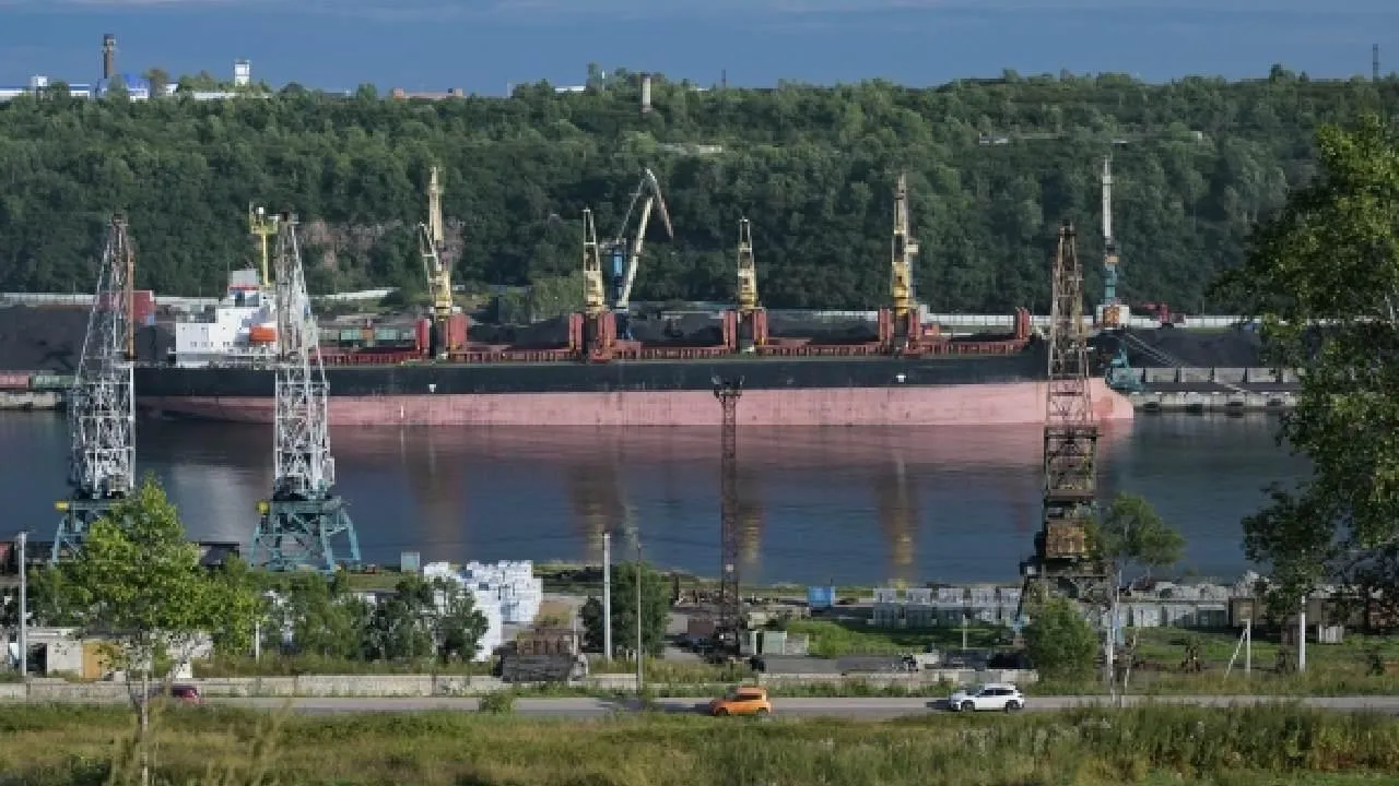 СМИ: В Черном море на мине подорвался балкер с украинским зерном Georgia S