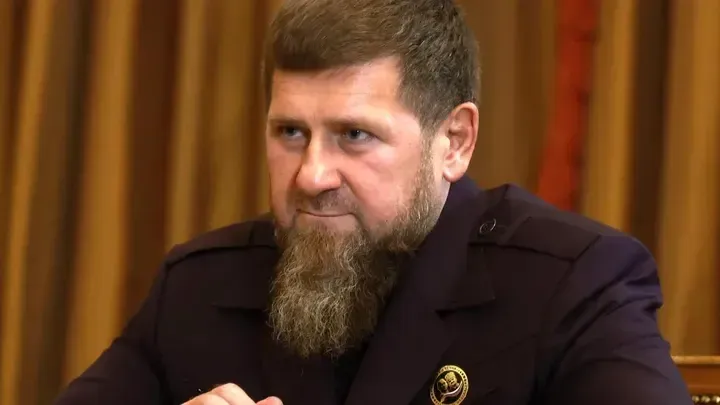Кадыров выложил кадры «дуэли» между бойцом «Ахмата» и снайперами ГУР Украины