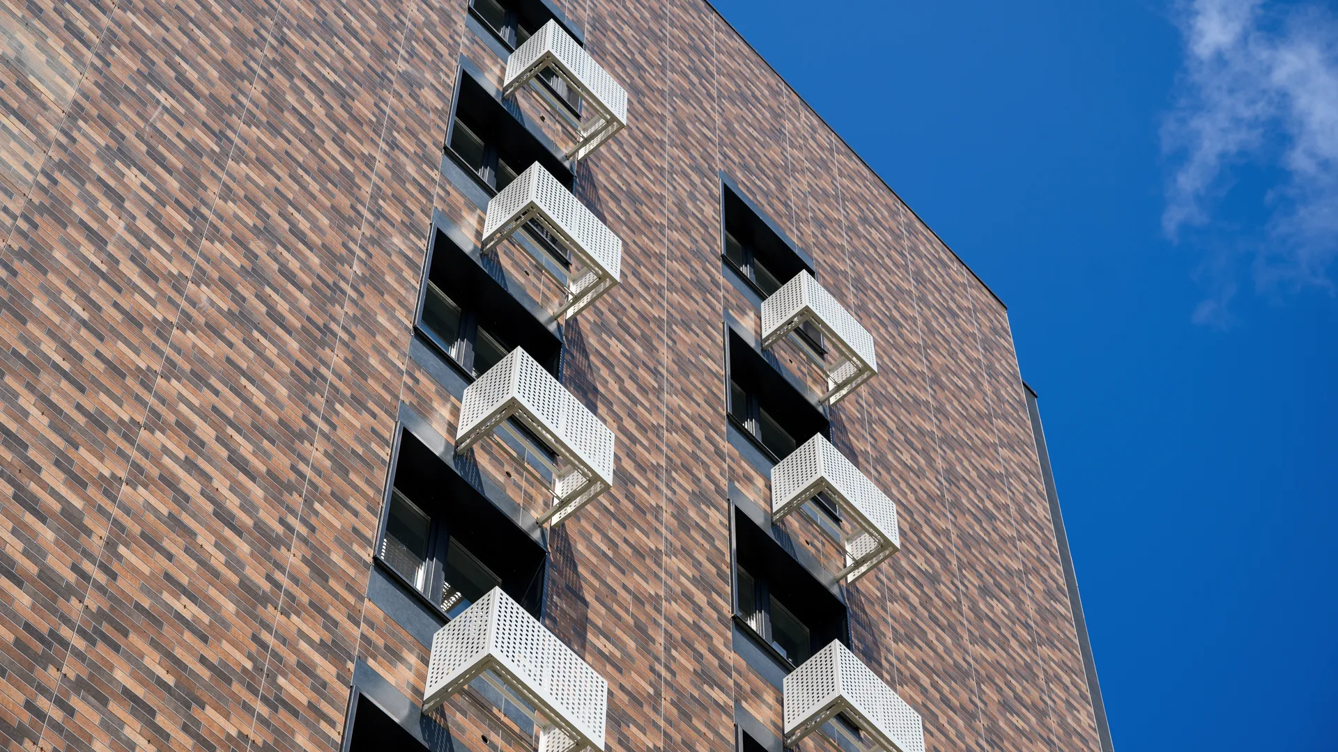 Многоквартирный дом для переселенцев из аварийного жилья на улице Кирова в Старой Купавне Богородского округа