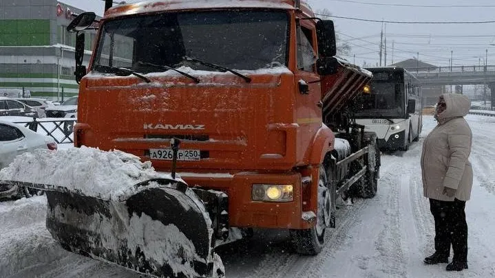 Снегопад в Подмосковье: в Химках организовали работу 400 дворников
