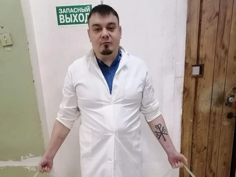 Фото: министерство социального развития Московской области. На фото: участник благотворительной акции с гуманитарным грузом