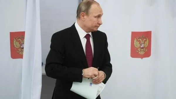 Путин проголосовал на выборах президента РФ в Москве