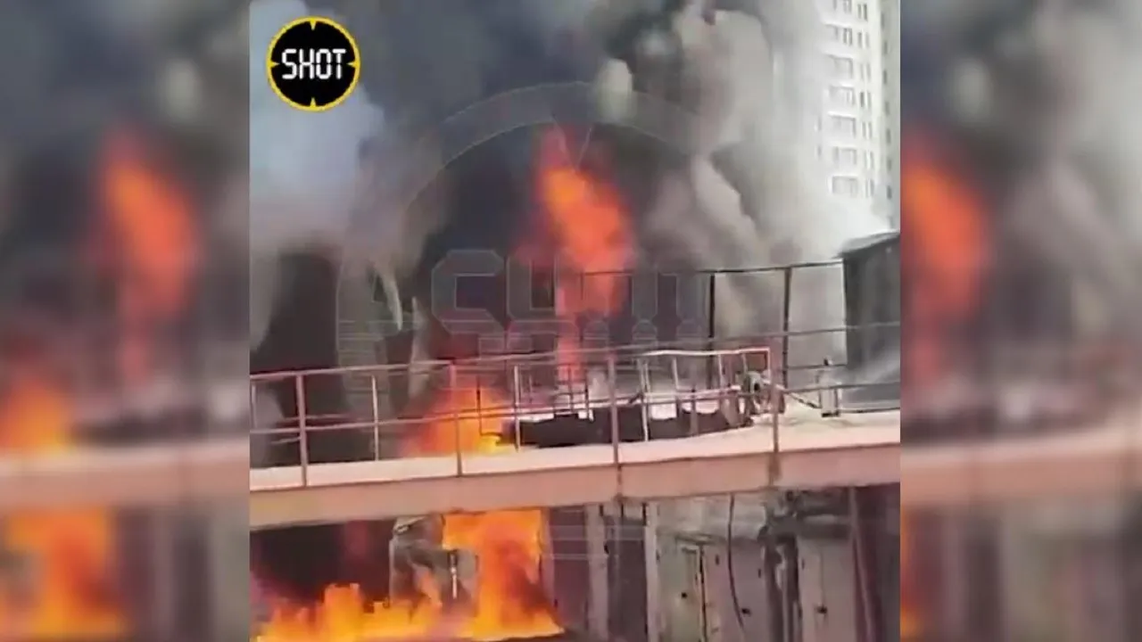 Сильный пожар произошел в гаражном кооперативе в Подольске: сгорели три автомобиля