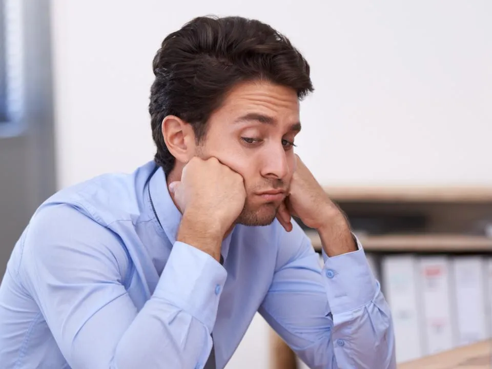 К 40-50 годам — инвалид: врач назвал убийственную привычку офисных работников