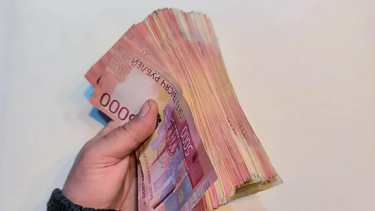 Рабочие руки на вес золота: в Подмосковье зарплаты сварщиков и механиков обошли московские показатели