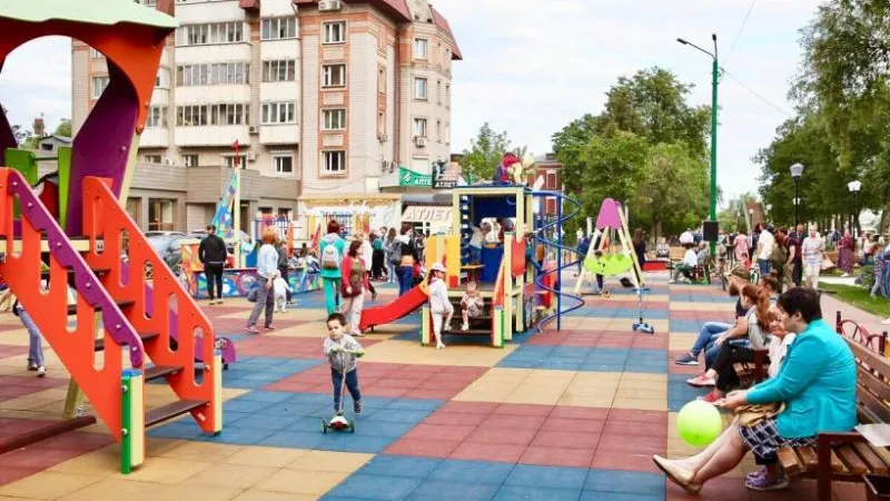 Шесть сотен дворов благоустроили в Подмосковье с начала года