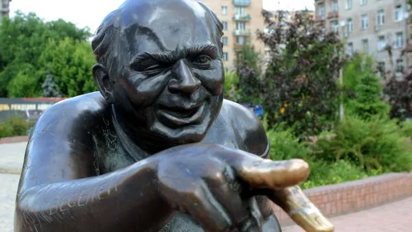 Памятник «Доценту» украли в Москве