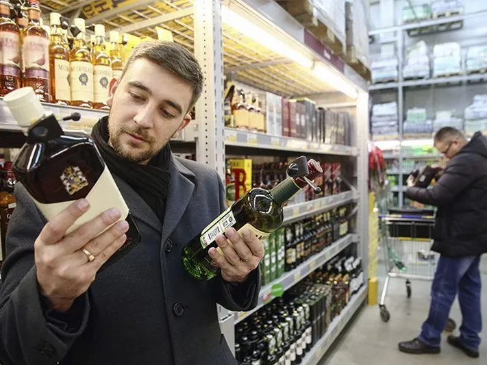 Эксперт рассказал, какой алкоголь пьют россияне