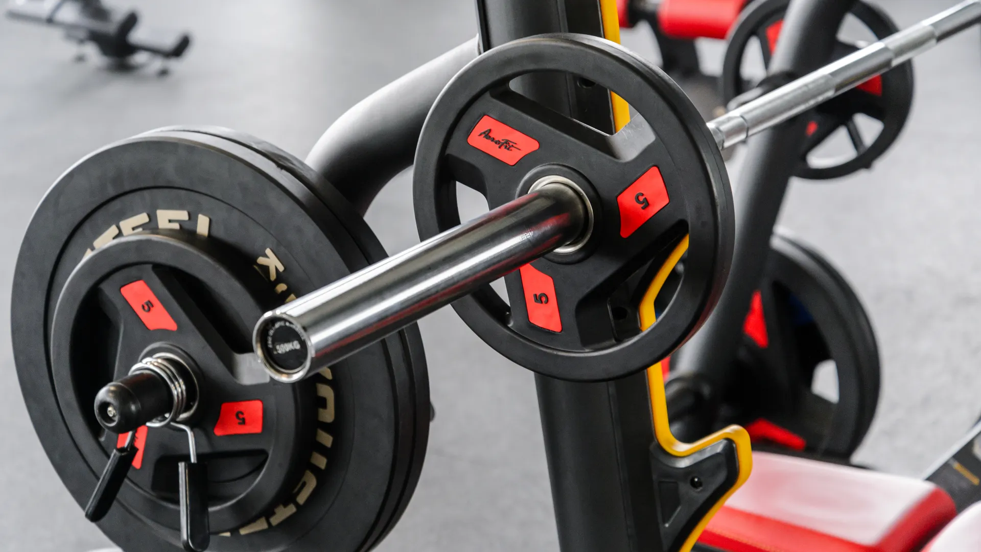 Сон, вода, движение и никаких диет: врач назвал четыре правила стройности без голодания