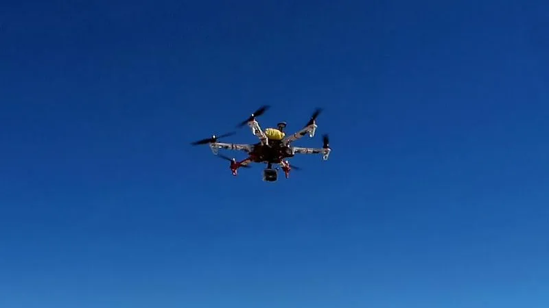 Жители Москвы жалуются на полеты дронов