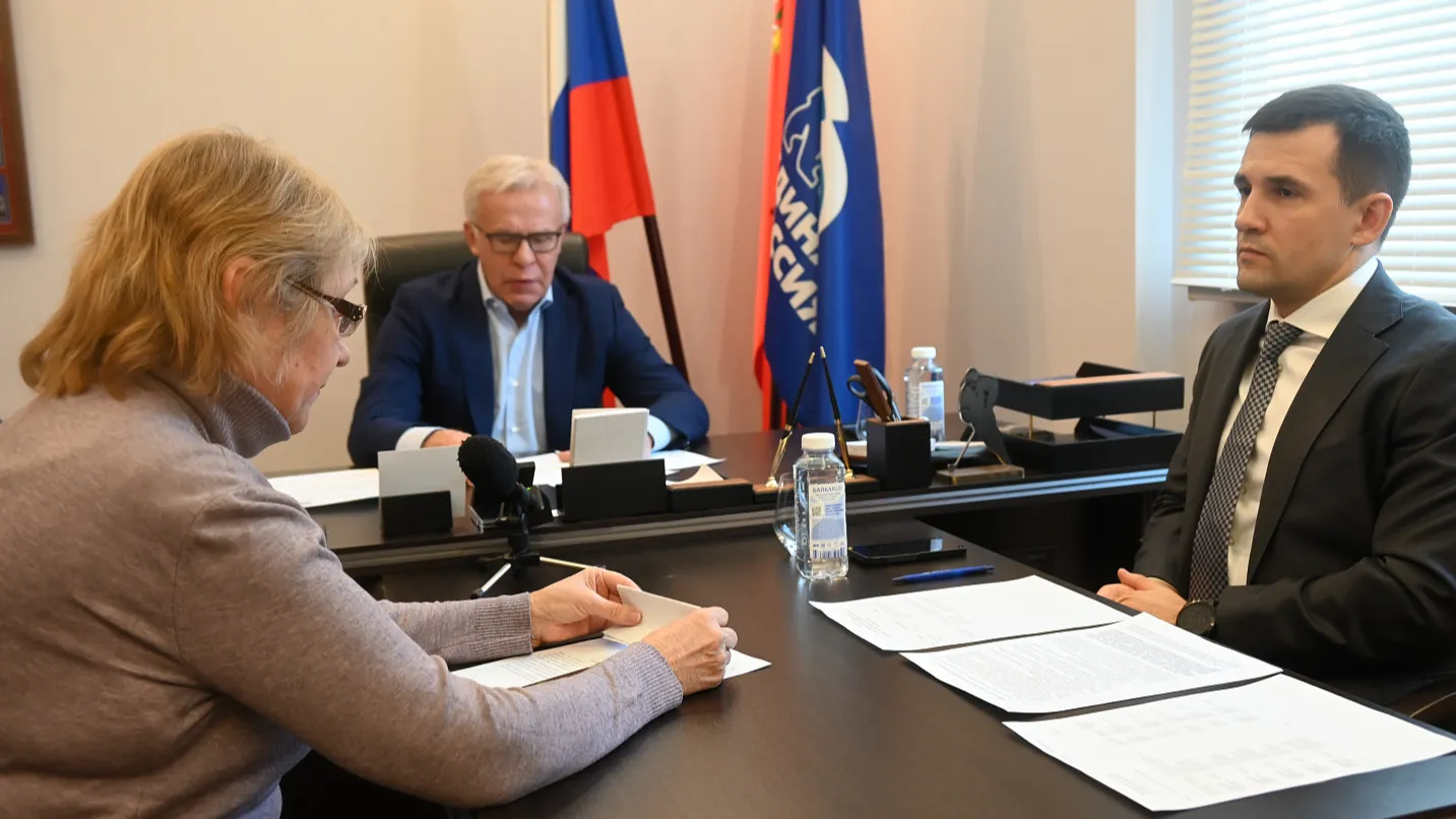 Личный прием Станислава Каторова и Вячеслава Фетисова. Фото: администрация Ленинского