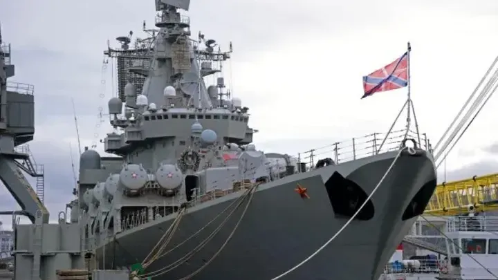 Американский адмирал Ставридис призвал НАТО бомбить корабли ВМФ России в Черном море
