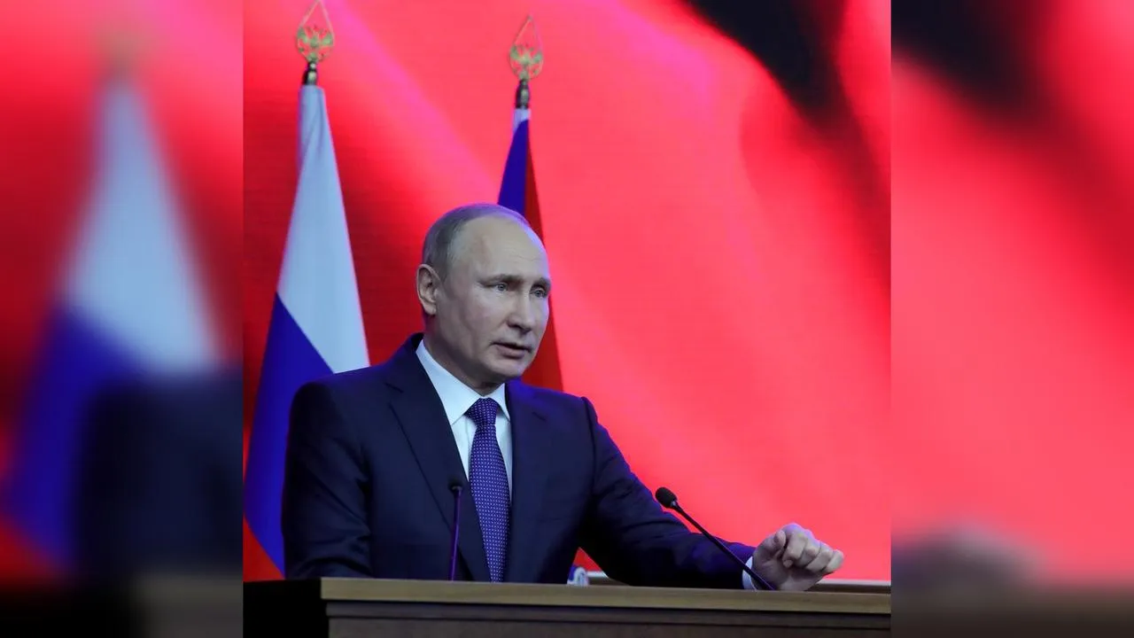 «Тоскующий по Западу либерал»: кто может стать соперником Путина на выборах президента