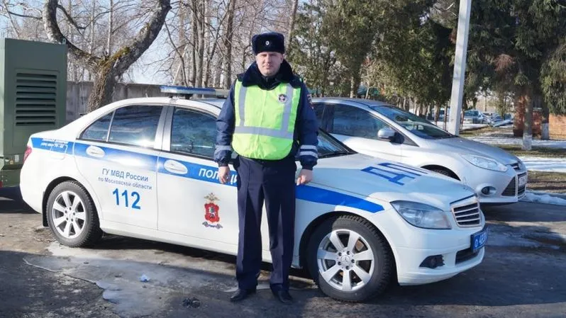 Сотрудник ДПС из Каширы помог доставить в больницу женщину в критическом состоянии