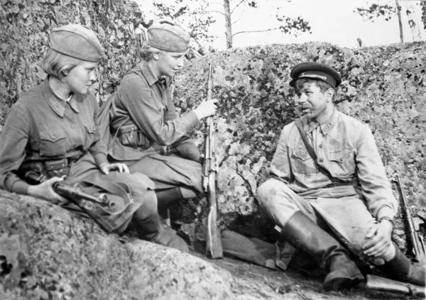 Кадр из фильма по одноименной повести Бориса Васильева «А зори здесь тихие…». Режиссер Станислав Ростоцкий.