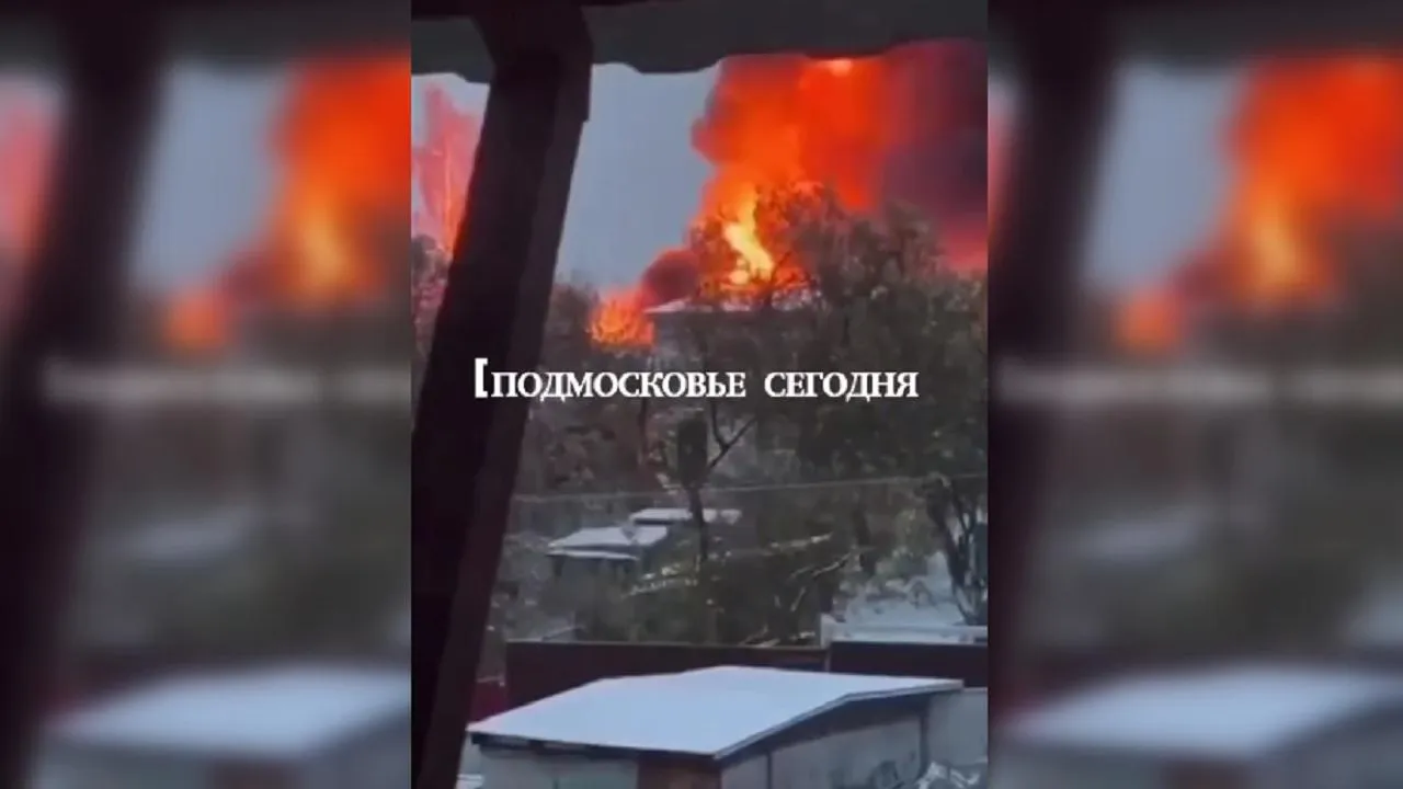 Крупный пожар произошел рядом с АЗС в подмосковном Подольске