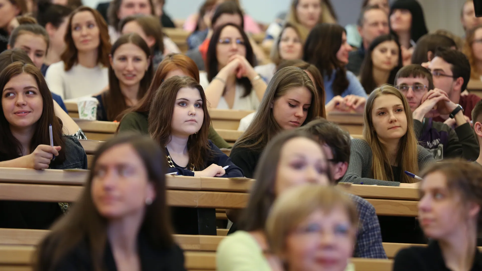 «Право на бесплатное поступление в любой вуз»: какие новые льготы получат вдовы погибших на СВО