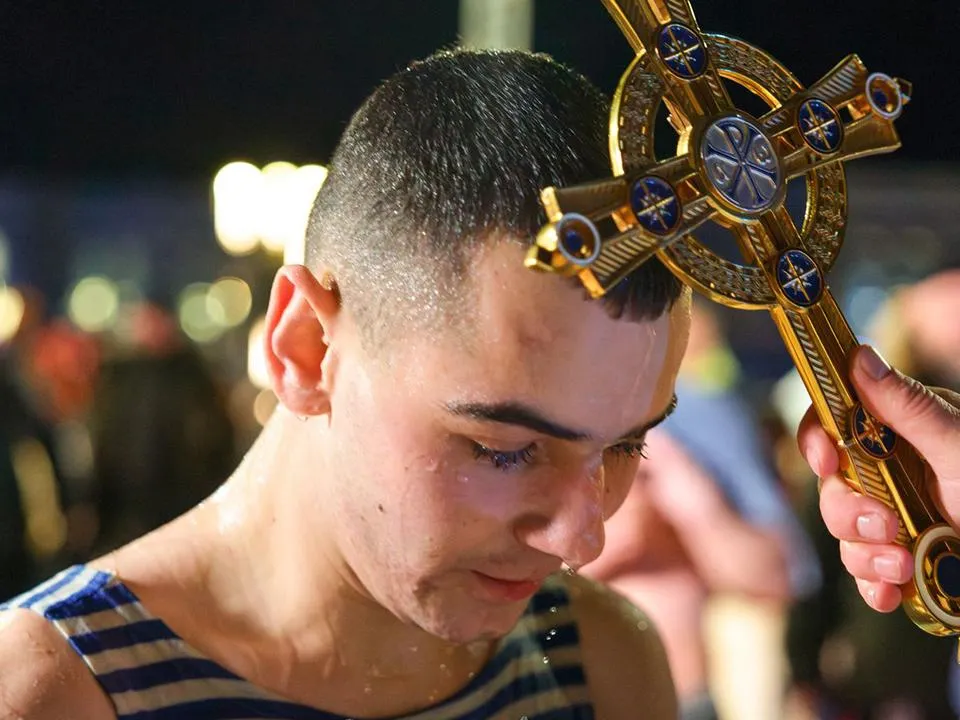 Священник Береговой объяснил, можно ли «смыть» грехи в крещенской купели