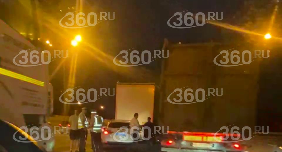 В Москве водитель фуры скончался за рулем в пробке на 21-м километре МКАД