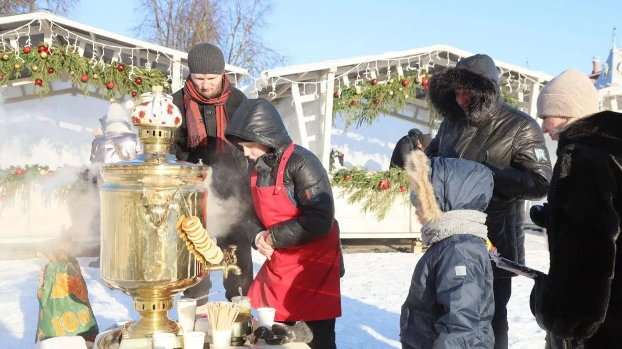 В подмосковном Сергиевом Посаде проходит праздничная ярмарка