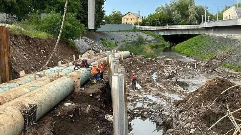 В Коломне обустроили насыпную дамбу на плотине