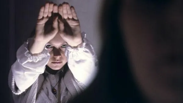 В Югре лжецелительница выманила у пенсионерки крупную сумму денег