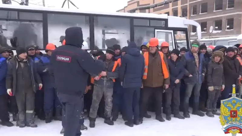 Сотню нелегальных мигрантов нашли в ходе рейда в Долгопрудном