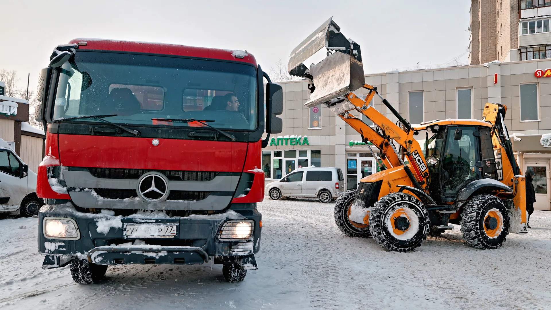Дорожные службы Каширы усилили работу на фоне сложных погодных условий