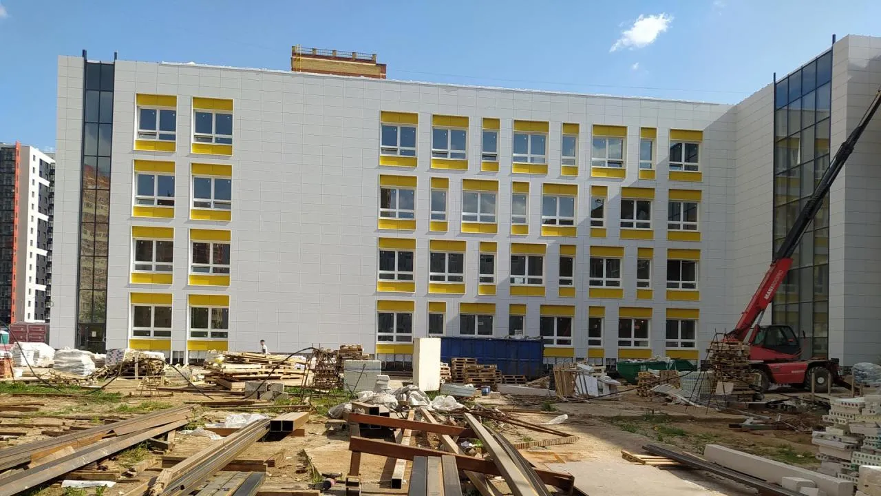 Возведение новой школы продолжается в микрорайоне Финский в Щелкове