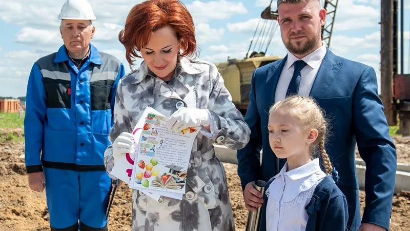 Глава Истры заложила «капсулу времени» на месте будущей школы в Красном поселке