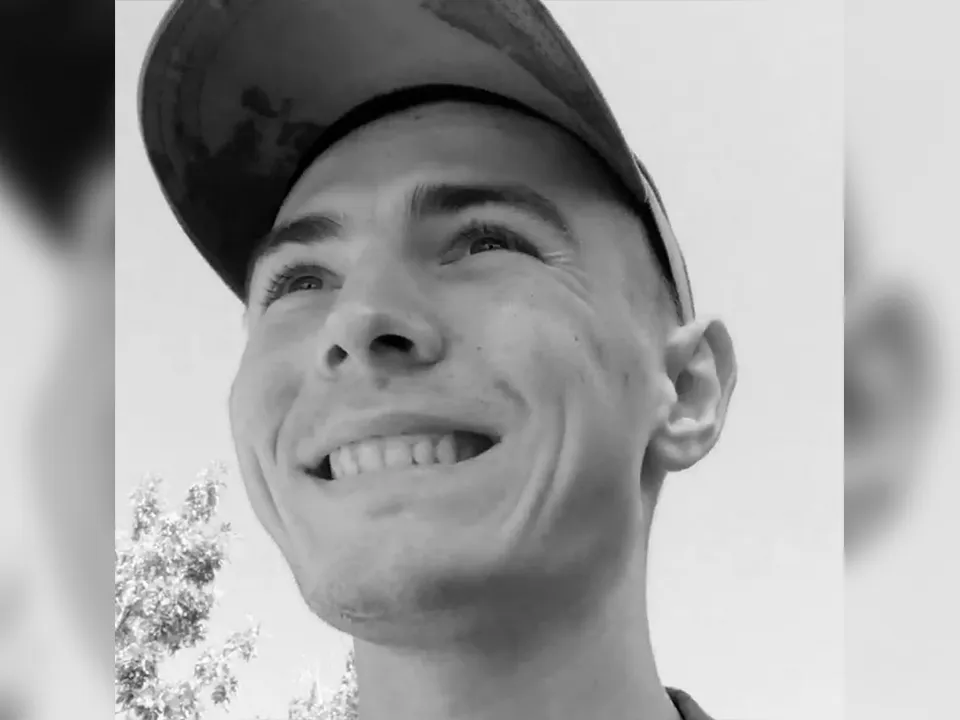 «За свою жизнь плохого слова не сказал»: молодой санинструктор погиб, перевозя раненых на БТР