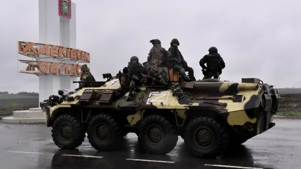 СМИ: в Харьковской области слышны взрывы, объявлена воздушная тревога