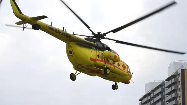 Девушку-байкера после ДТП на МКАД доставили в больницу на вертолете