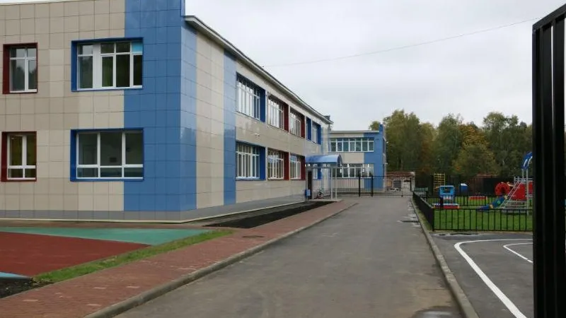 Среднюю школу в Мочилах торжественно открыли после капремонта